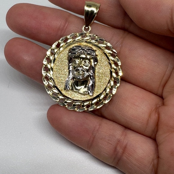 10kt Yellow Gold Pendant